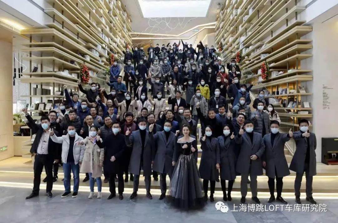 清远全国一百多人在华侨城汉口道6号参观研讨LOFT专利车库技术！